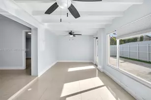 8300 NW 201st St, Hialeah, FL 33015 - Photo 15