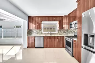 8300 NW 201st St, Hialeah, FL 33015 - Photo 13