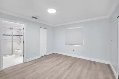 8300 NW 201st St, Hialeah, FL 33015 - Photo 17