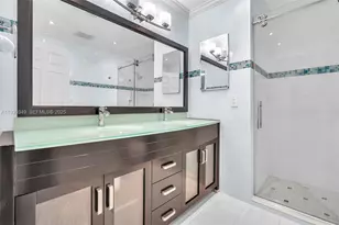 8300 NW 201st St, Hialeah, FL 33015 - Photo 19