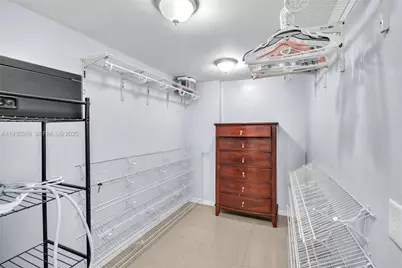 8300 NW 201st St, Hialeah, FL 33015 - Photo 21