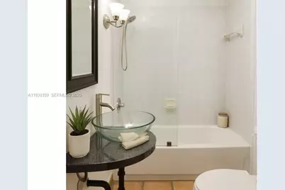 934 Michigan Ave #302, Miami Beach, FL 33139 - Photo 9