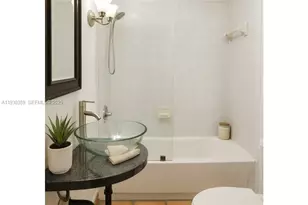 934 Michigan Ave, Miami Beach, FL 33139 - Photo 9