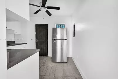 14600 NE 14th Ave #2, Miami, FL 33161 - Photo 25