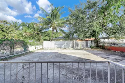 8295 NE Miami Ct #3, Miami, FL 33138 - Photo 23