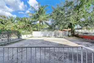 8295 NE Miami Ct, Miami, FL 33138 - Photo 23