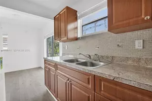 8295 NE Miami Ct, Miami, FL 33138 - Photo 11