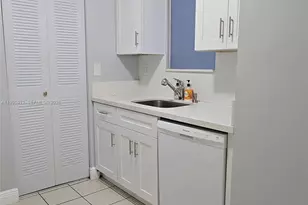 646 NW 114th Ave, Sweetwater, FL 33172 - Photo 3