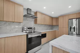 998 SW 11th St, Miami, FL 33129 - Photo 7