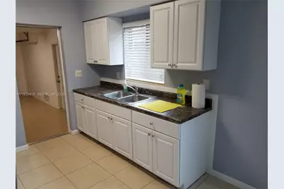 949 NW 10th St, Homestead, FL 33030 - Photo 9