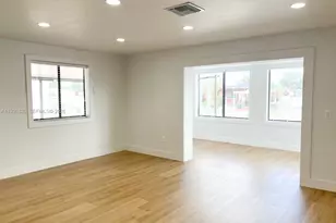 4990 E Palm Ct, Hialeah, FL 33013 - Photo 9