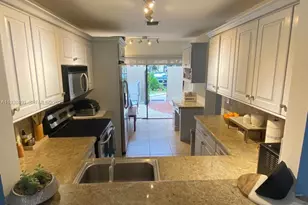 9805 Costa Del Sol Blvd, Doral, FL 33178 - Photo 9