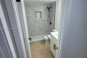 18870 NW 57th Ave, Hialeah, FL 33015 - Photo 7