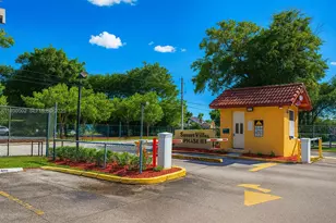 4705 NW 7th St, Miami, FL 33126 - Photo 9