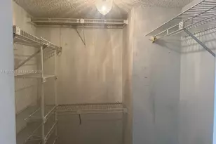 9330 Lagoon Pl, Davie, FL 33324 - Photo 5