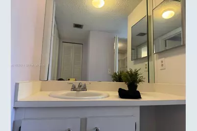 9330 Lagoon Pl #302, Davie, FL 33324 - Photo 9