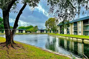 8010 N Colony Cir N, Tamarac, FL 33321 - Photo 3