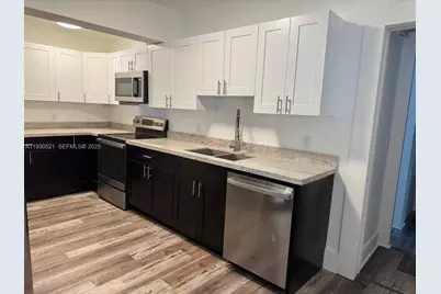 985 NE 115th St, Biscayne Park, FL 33161 - Photo 7