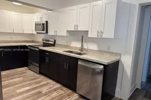 985 NE 115th St, Biscayne Park, FL 33161 - Photo 7