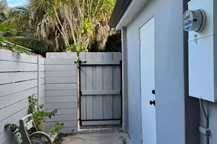 985 NE 115th St, Biscayne Park, FL 33161 - Photo 37