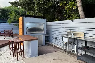 985 NE 115th St, Biscayne Park, FL 33161 - Photo 33