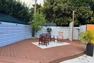 985 NE 115th St, Biscayne Park, FL 33161 - Photo 31