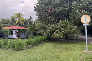 985 NE 115th St, Biscayne Park, FL 33161 - Photo 43