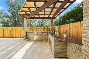 6933 NW 104th Ct, Doral, FL 33178 - Photo 15