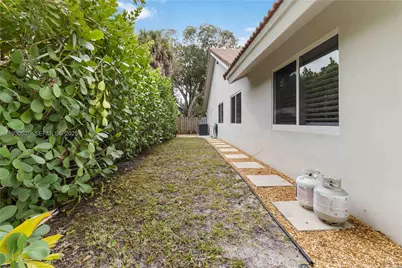 2047 SW 36th Ave, Delray Beach, FL 33445 - Photo 37