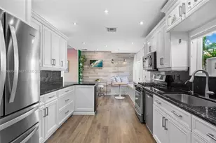 7770 Hawthorne Ave, Miami Beach, FL 33141 - Photo 23