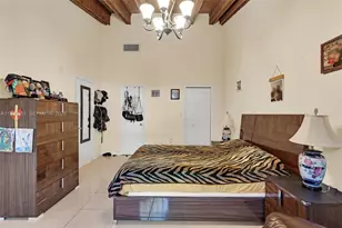 2340 Evergreen Ct, Pembroke Pines, FL 33026 - Photo 17