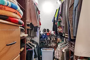 2340 Evergreen Ct, Pembroke Pines, FL 33026 - Photo 19