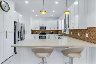 1008 NW 180th Ave, Pembroke Pines, FL 33029 - Photo 9