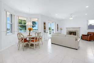 1008 NW 180th Ave, Pembroke Pines, FL 33029 - Photo 3