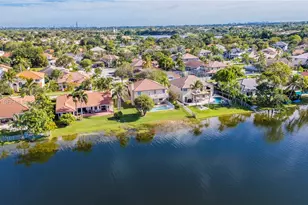 1008 NW 180th Ave, Pembroke Pines, FL 33029 - Photo 31