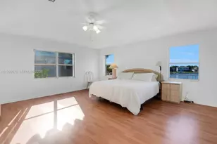 1008 NW 180th Ave, Pembroke Pines, FL 33029 - Photo 13