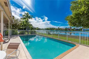 1008 NW 180th Ave, Pembroke Pines, FL 33029 - Photo 23