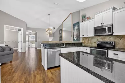 10553 NW 10th Ct #D-140, Plantation, FL 33322 - Photo 17