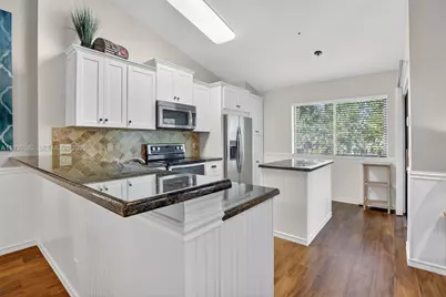 10553 NW 10th Ct #D-140, Plantation, FL 33322 - Photo 13