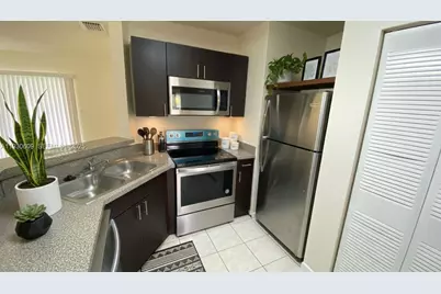 3417 NW 44th St #104, Oakland Park, FL 33309 - Photo 23