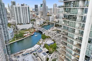 88 SW 7th St, Miami, FL 33130 - Photo 13