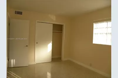 1765 Venice Ln #1E, North Miami, FL 33181 - Photo 1
