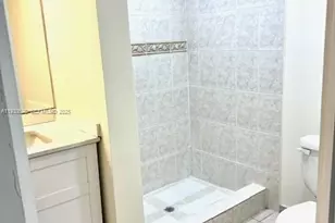 7900 S Colony Cir S, Tamarac, FL 33321 - Photo 9