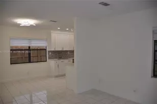 571 NE 61st St, Oakland Park, FL 33334 - Photo 9