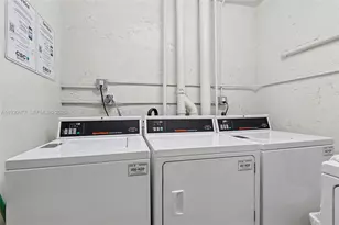 4675 W 18th Ct, Hialeah, FL 33012 - Photo 11