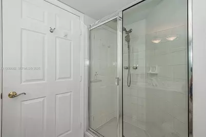 6301 SW Collins Ave #1605, Miami Beach, FL 33141 - Photo 23