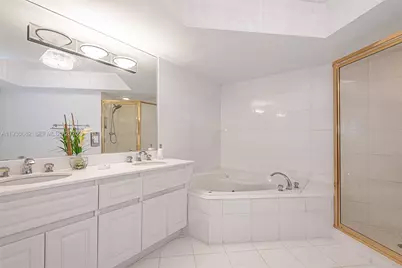 6301 SW Collins Ave #1605, Miami Beach, FL 33141 - Photo 21