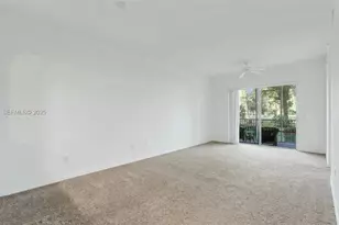 3600 Oaks Clubhouse Dr, Pompano Beach, FL 33069 - Photo 9