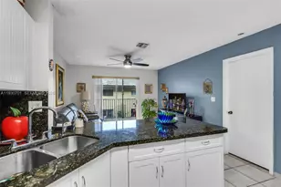 8851 NW 119th St, Hialeah Gardens, FL 33018 - Photo 11