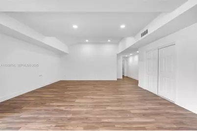 8930 SW 40th St, Miami, FL 33165 - Photo 9